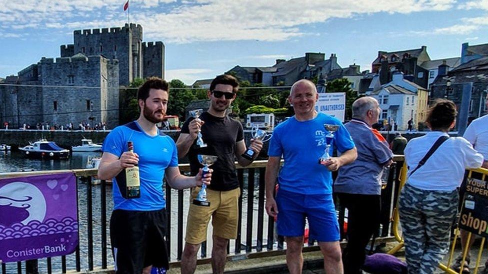 The top three women in the 2019 men's tin bath race