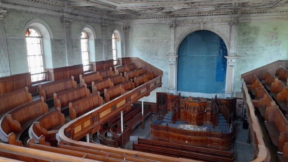 The main chapel nave at Capel Salem, Pwllheli.