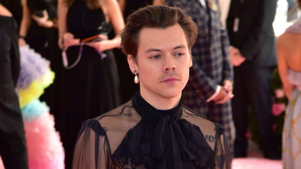 harry-styles-at-the-met-gala