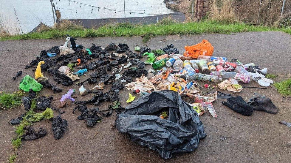 Picture of rubbish found on a litter pick