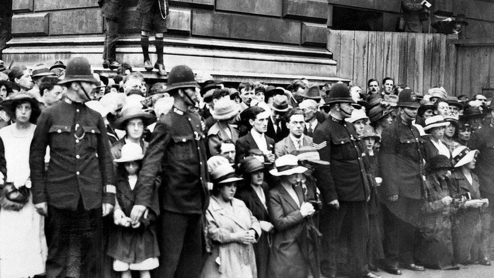 Days after the truce, Irish people held vigils in Downing St, praying for the a peaceful outcome to political talks