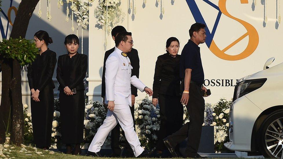 Aiyawatt Srivaddhanaprabha at his father's funeral