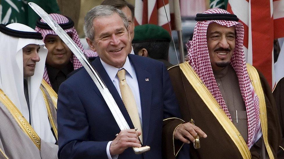 US President George W Bush and Prince Salman bin Abdulaziz in Riyadh (15 January 2008)