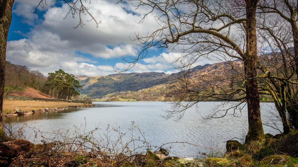 Llyn Gwynant in Snowdonia in the sunshine