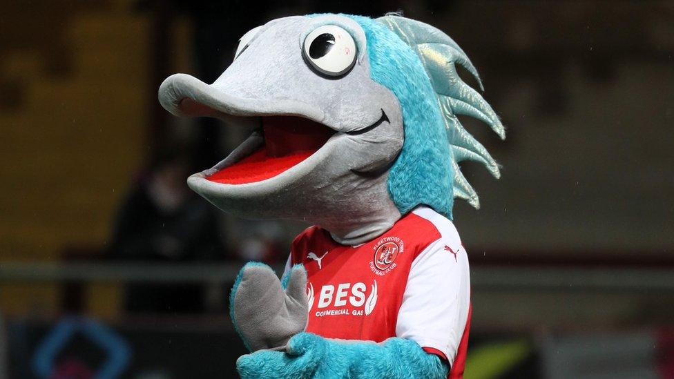 Fleetwood-Town-mascot-Captain-Cod.