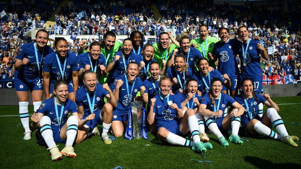 Chelsea celebrating winning the 2022/2023 WSL title