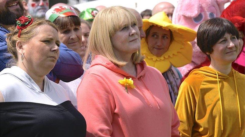 Joanna Scanlan, Sarah Lancashire ac Eiry Thomas