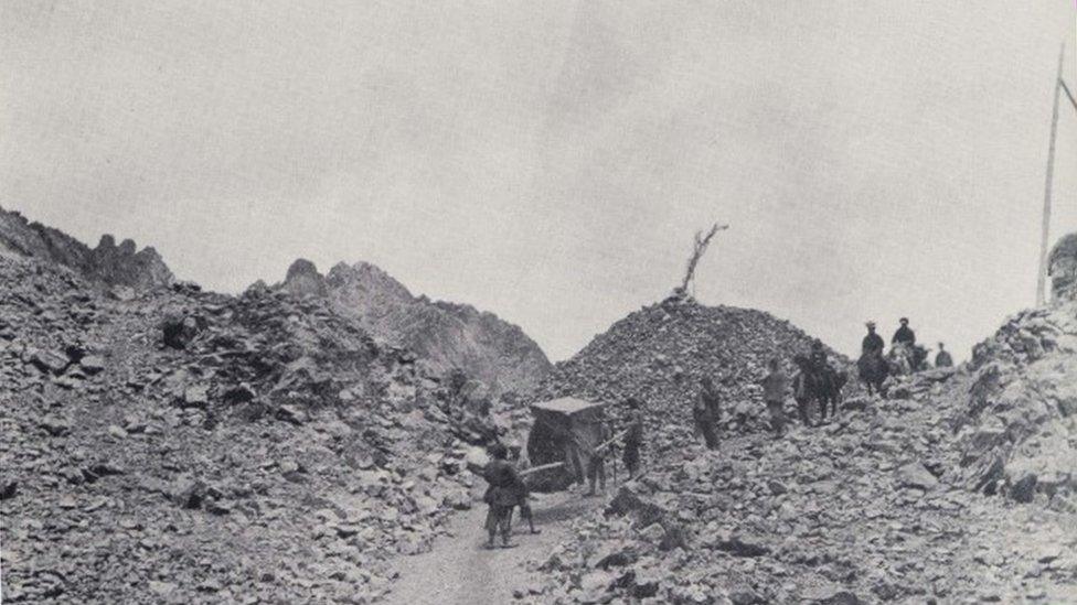 This photograph may record the Shelton family's first journey from the interior of China into Tibet. "Mountain mountains everywhere. Two high passes; at least they seem high to Kansas people," Dorris' writes of the journey.