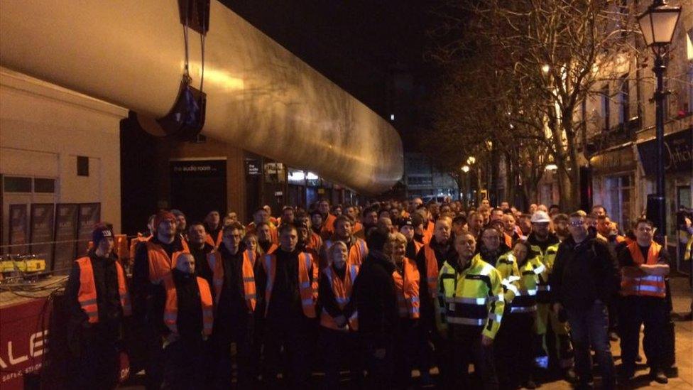 Blade being moved through Hull