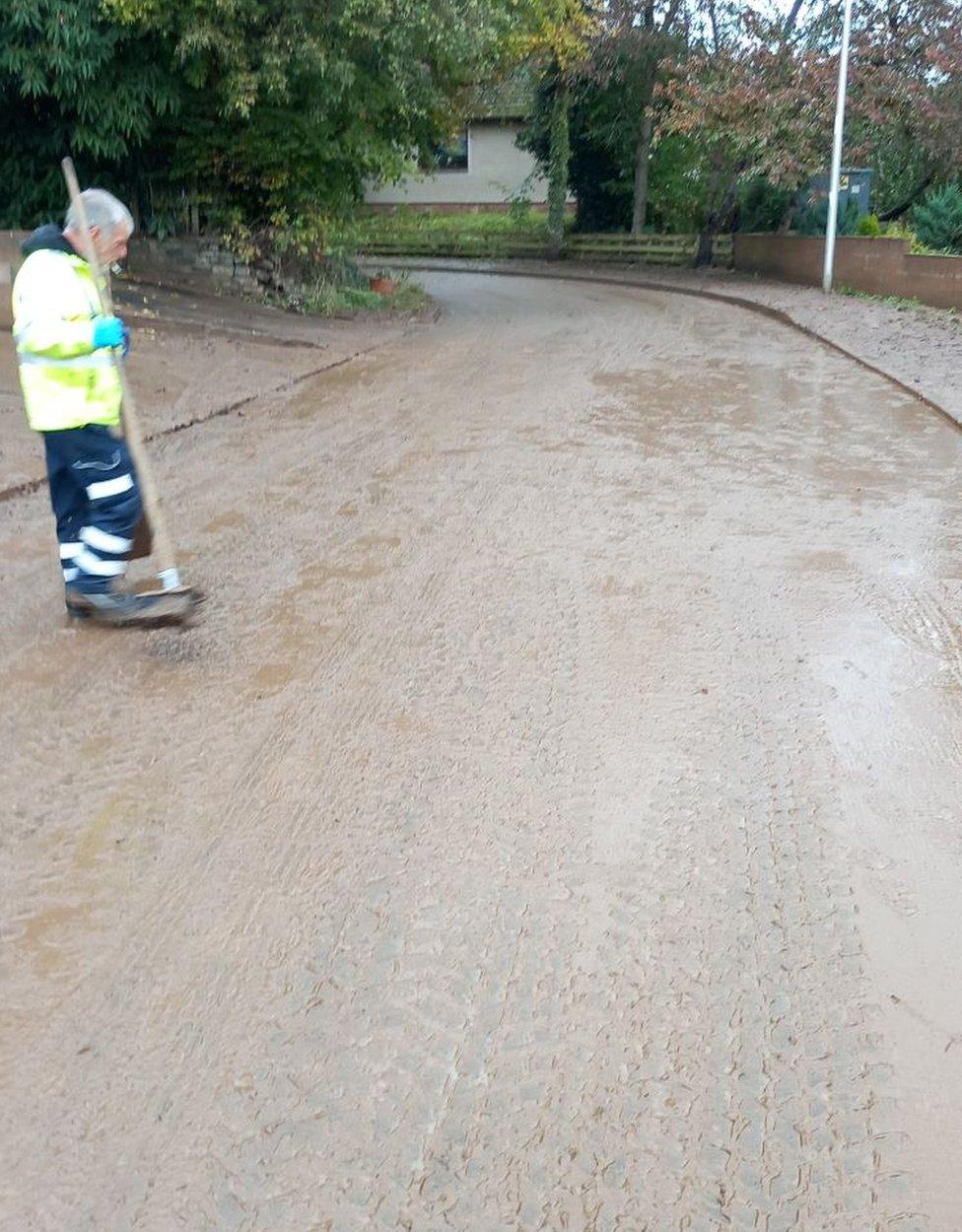 Muddy road in Invergowrie