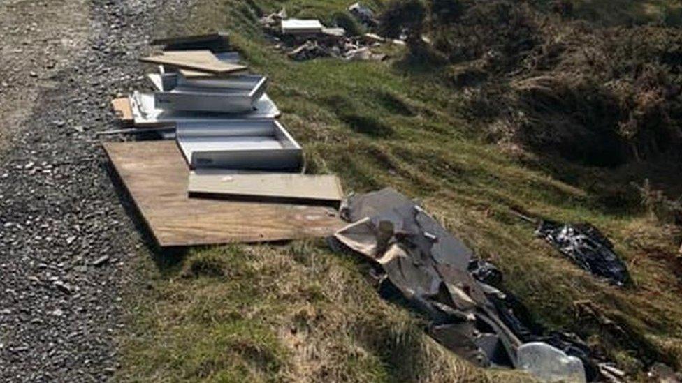 Fly tipping at Eairy Cushlin