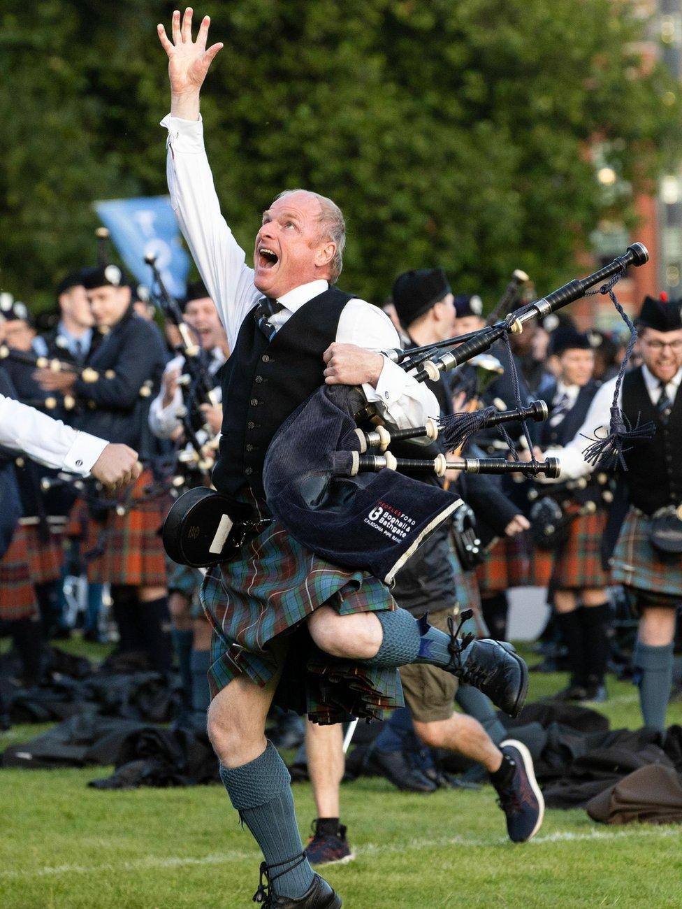 Boghall and Bathgate Caledonia pipe band