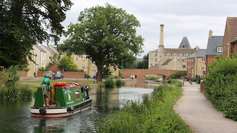 Stroud Canal