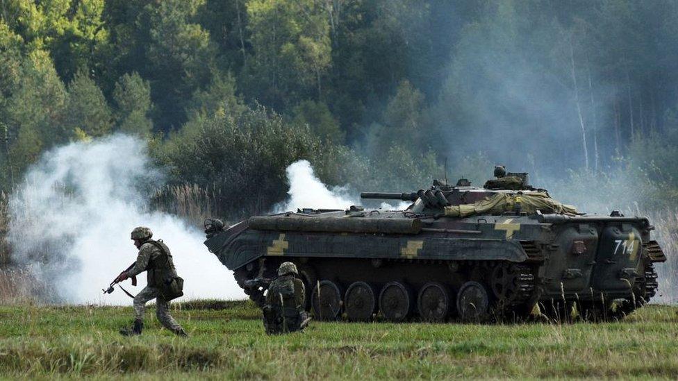 Ukrainian soldiers take part in the 'Rapid Trident-2017' international military exercises not far from the western Ukrainian city of Lviv on September 15, 2017