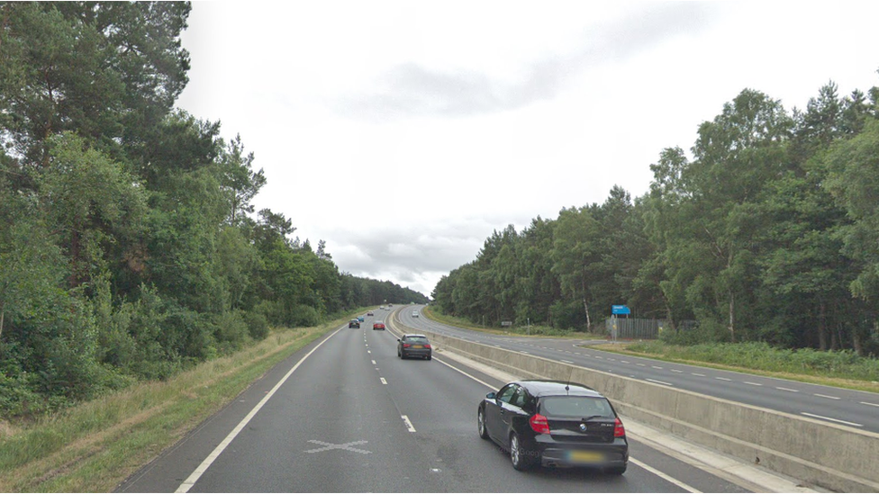 A338 southbound, one mile from the Ashley Heath roundabout