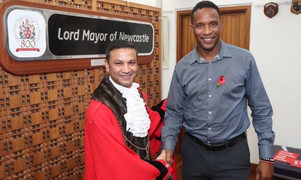 Shaka Hislop and mayor Habib Rahman