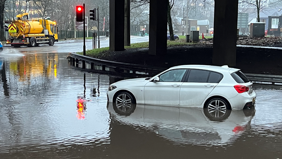 car yn Pontypridd