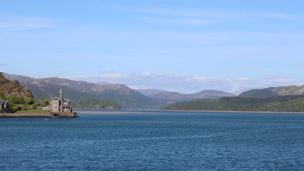 Looking up the Mawddach estuary, Gwynedd from the railway bridge. By Nigel Piggott.