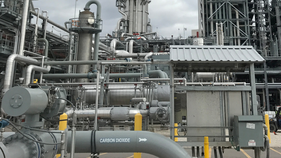 Carbon dioxide storage facility