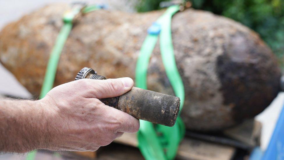 The World War II aerial bomb before it was defused in Ludwigshafen, western Germany on 26 August 2018.