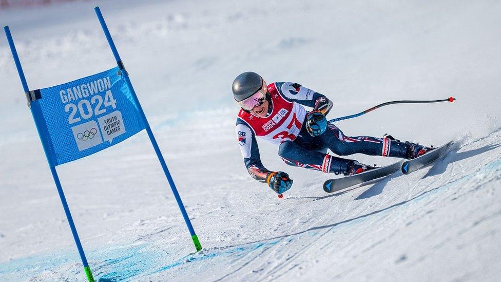 Zak-Carrick-Smith-competing-in-the-mens-Alpine-combined-slalom-event-at-the-Winter-Youth-Olympic-Games.