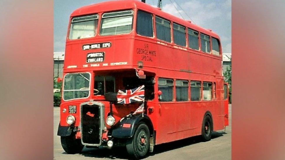 Double decker bus