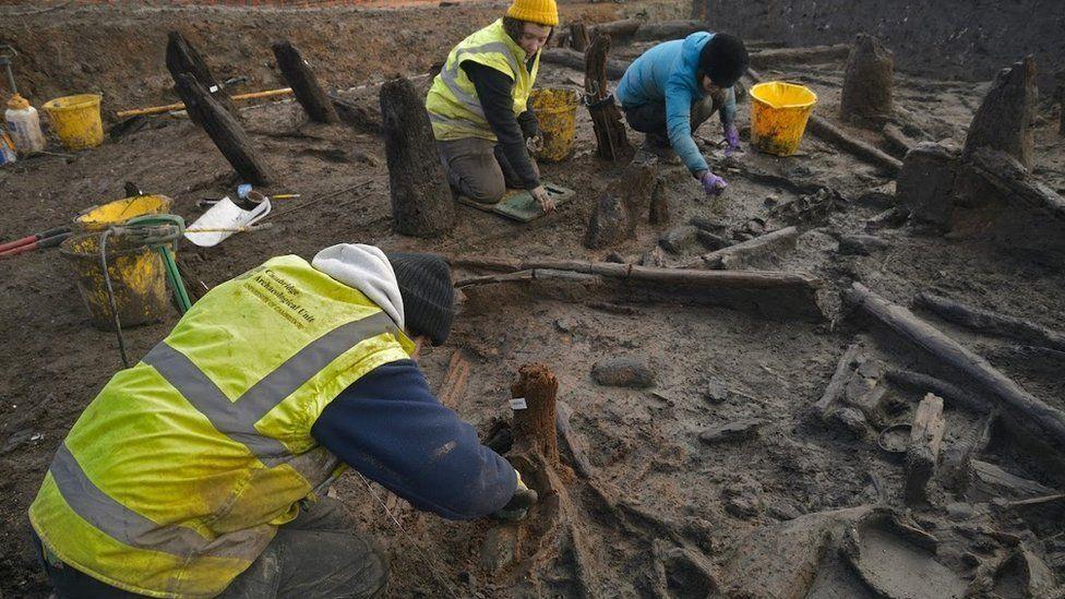 Archaeologists working on the site 