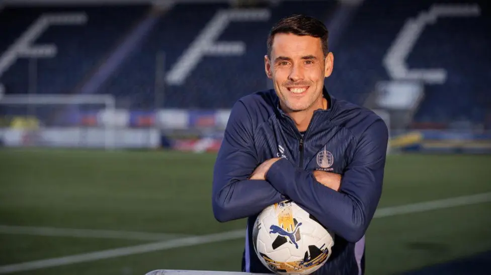 El joven Falkirk mantiene joven al veterano delantero Graham