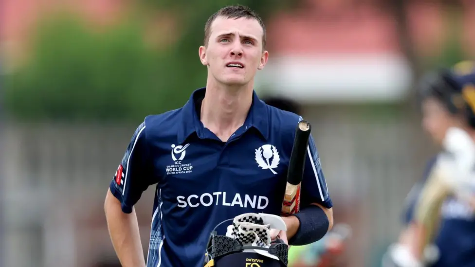 El portero de Grange, Gould, fue convocado por primera vez para Escocia.