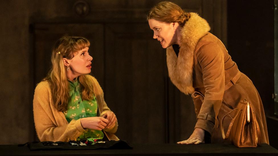 Lizzie Annis and Amy Adams in The Glass Menagerie