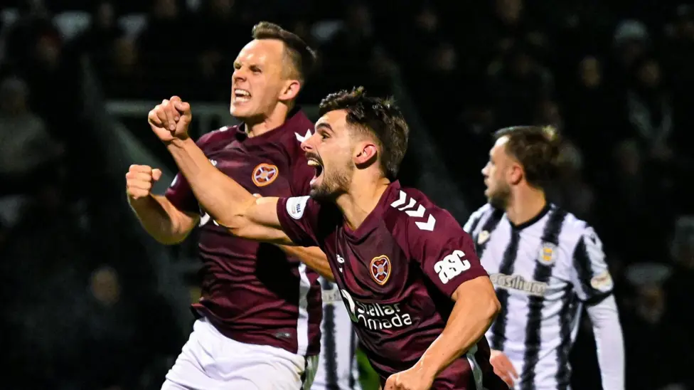 El Hearts remontó dos veces y vio cómo se le anulaba un posible gol de la victoria en los últimos