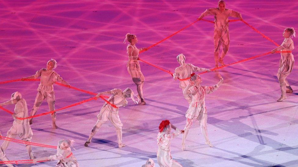 performers-at-olympic-ceremony