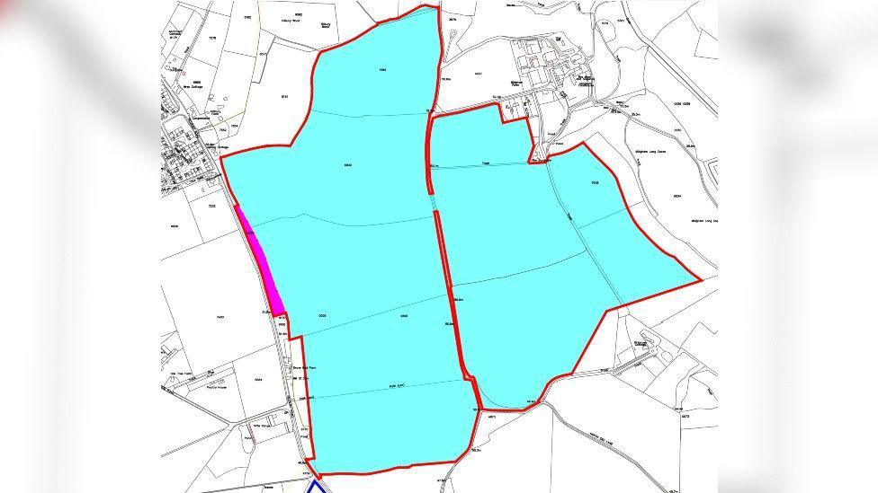 A diagram showing the quarry area as a shared blue shape on a white map.