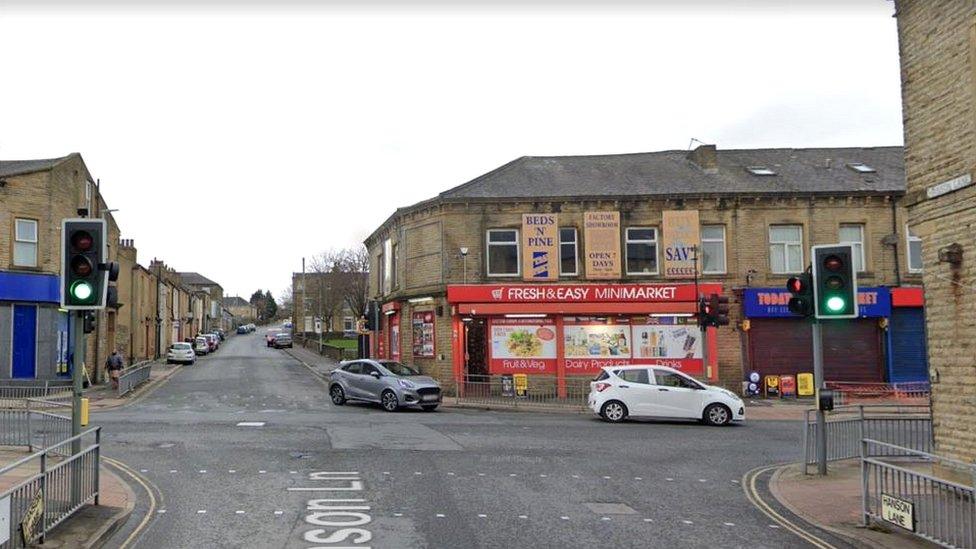 The junction of Queens Road and Hanson Lane.