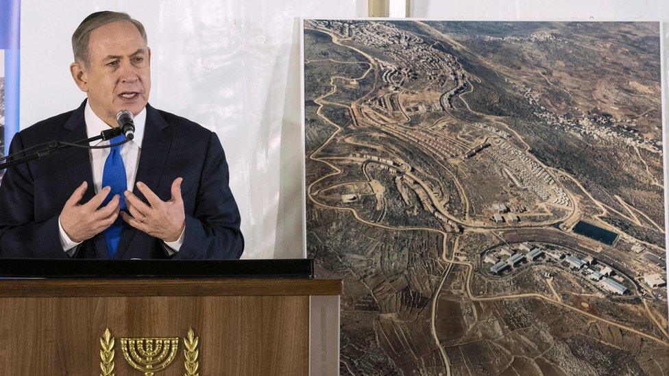 Israeli Prime Minister Benjamin Netanyahu delivers a speech during a memorial ceremony for the founder of the Ariel settlement (2 February 2017)