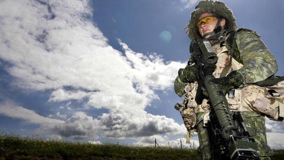 Canadian female soldier (July 2007)