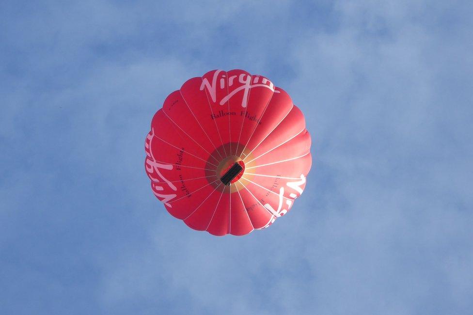 Hot air balloon spotted above St Clements, Oxford