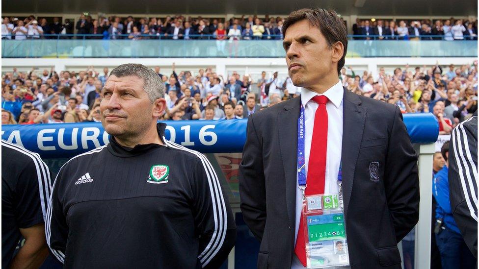 Osian Roberts a Chris Coleman