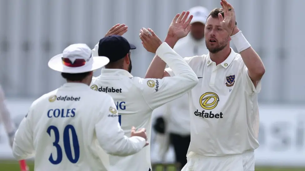 Sussex domina claramente a Leicestershire.