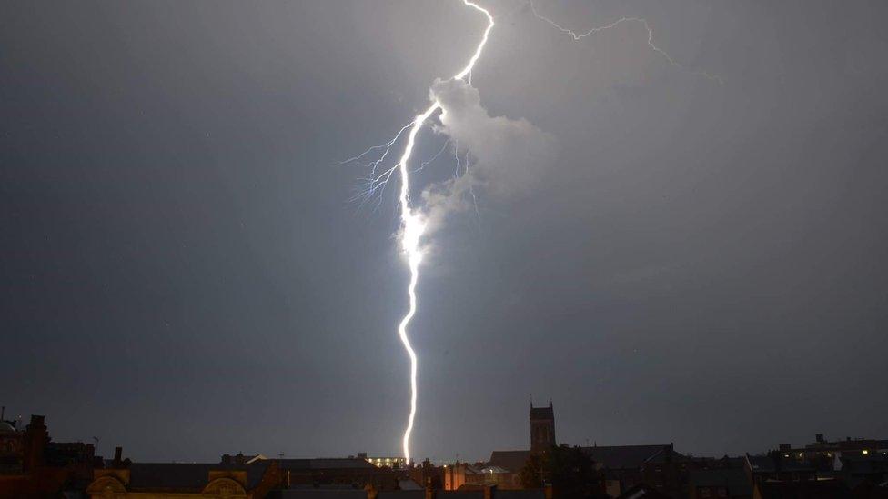 Lightning in Gravesend