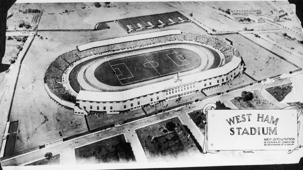 An aerial view of West Ham football stadium, built by Scottish engineer Archibald Leitch, circa 1928