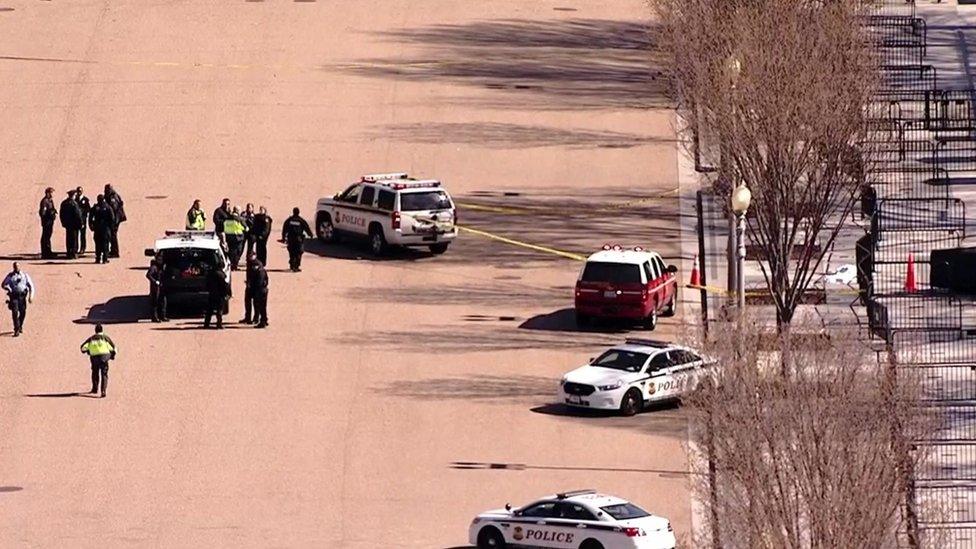 Police outside the White House front lawn - 3 March 2018