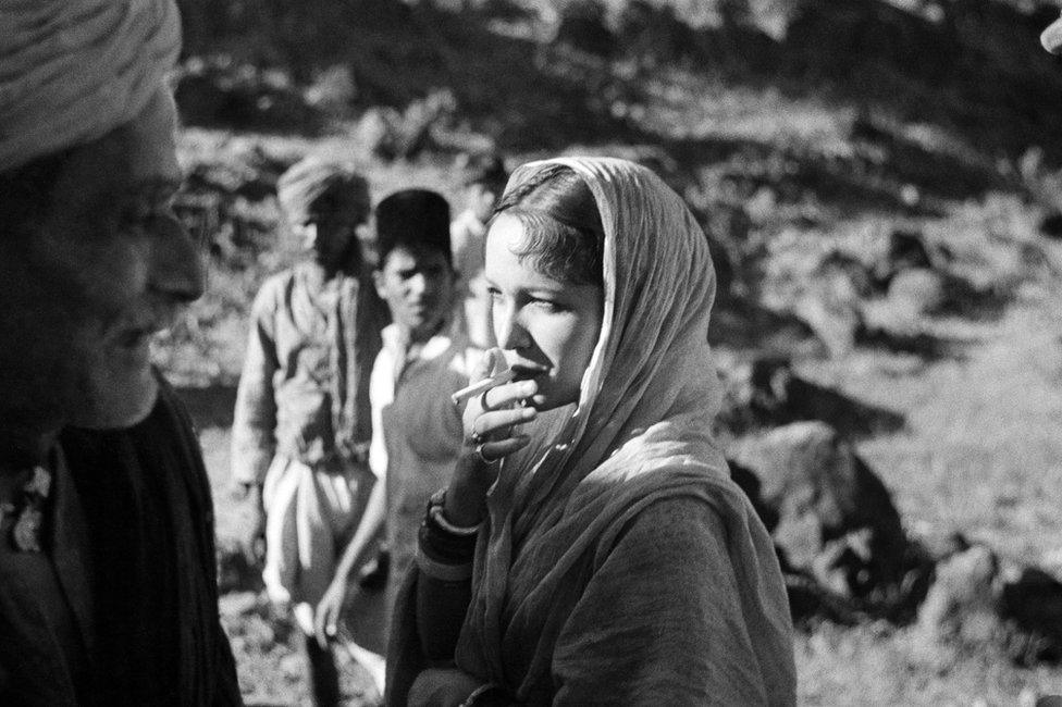 Devika Rani and Kamta Prasad/Izzat