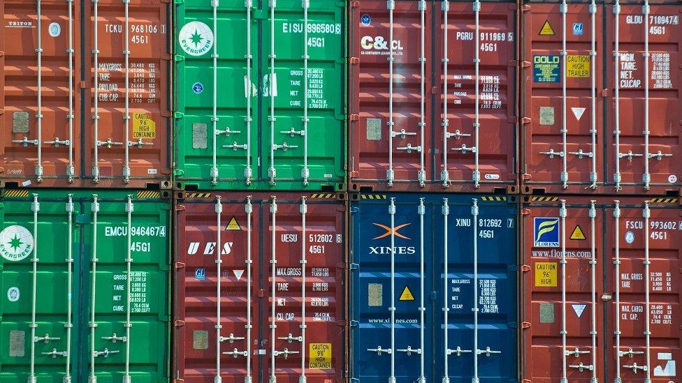 'Fast-track' trade bill passes US Senate and awaits Obama nod - BBC News