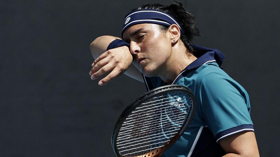 Australian Open 2025 results Ons Jabeur recovers from breathing difficulties to win BBC Sport