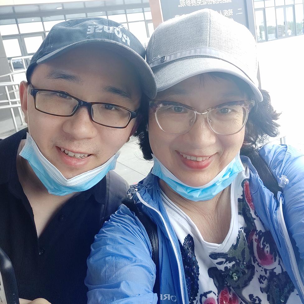 Li Jingzhi and her son Mao Yin (Jia Jia)