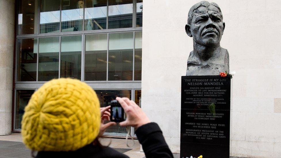 Bust of Nelson Mandela in London