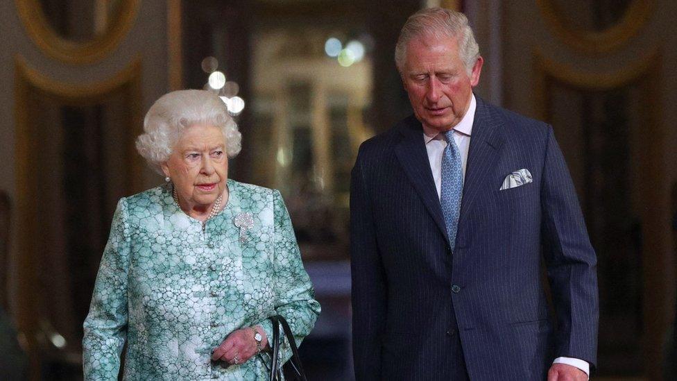 Elizabeth II a Charles III