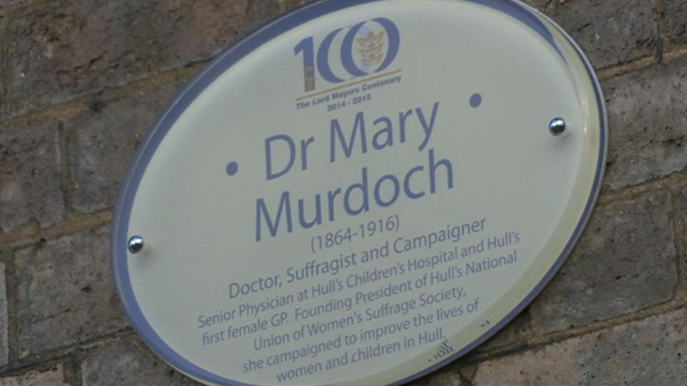 Plaque to r Mary Murdoch