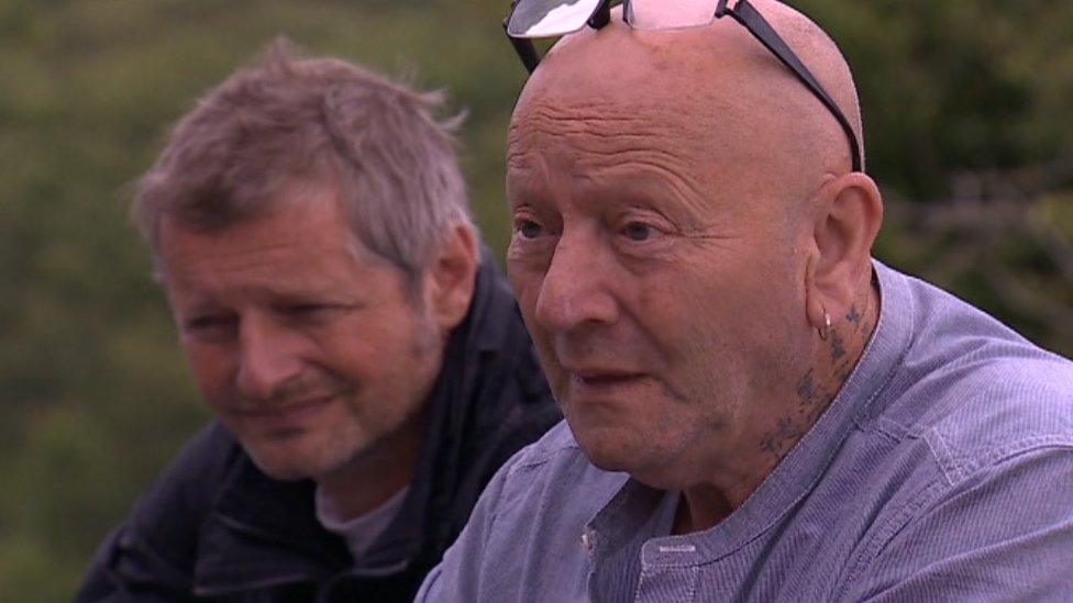 Daryl Jones (r) and his brother Dean (l)